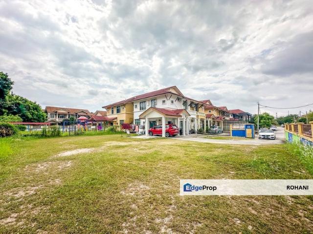 HUGE LAND CORNER LOT Double Storey Semi Detached Cluster Jalan Alam Suria Puncak Alam FOR