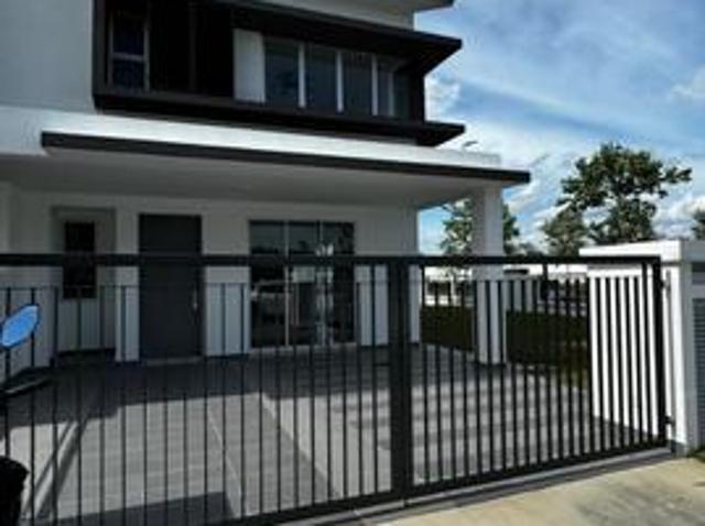 BANDAR RIMBAYU Brand New Corner Lot Available for Rent