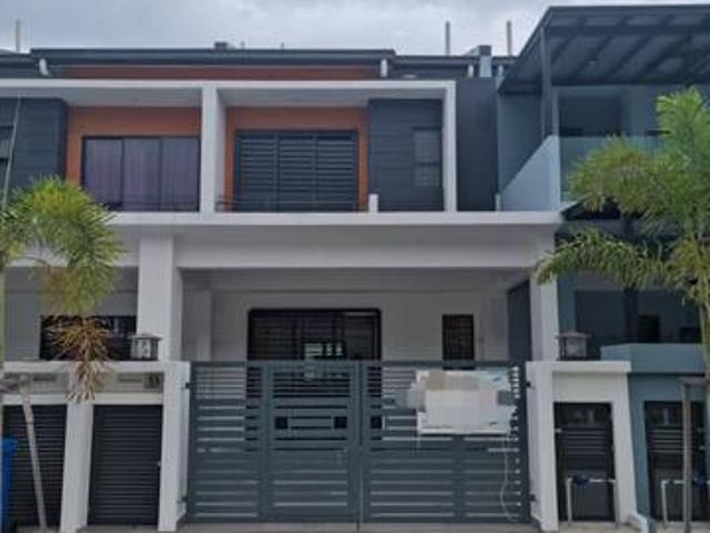 Bandar Rimbayu Double Storey House For Rent