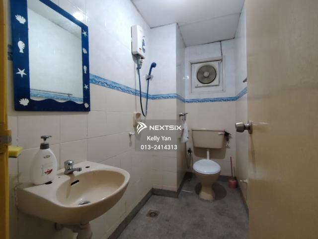 Bandar Rimbayu Scarlet WTL Bandar Rimbayu Scarlet Superlink 2 storey 24x75 4bedroom 4bathroom gated guarded basic unit rental rm1800