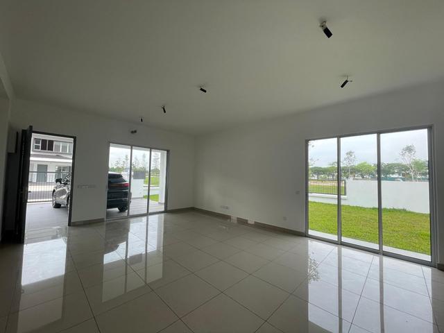 Bandar RimbayuStarling 2Sty Brand NEW Corner For Rent