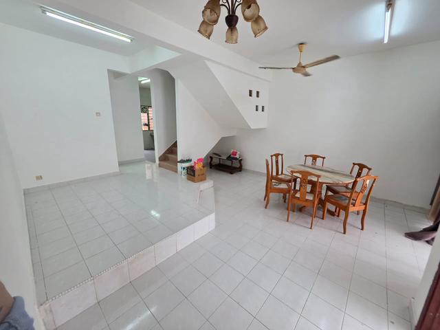 Bandar Tasik Selatan 2sty 18x70 Basic unit Cheras