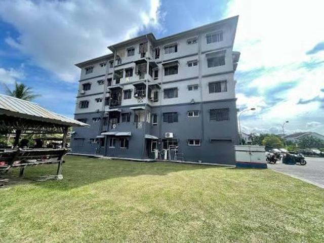 Bandar teknologi kajang seksyen 5 kajang 800sf block k tingkat