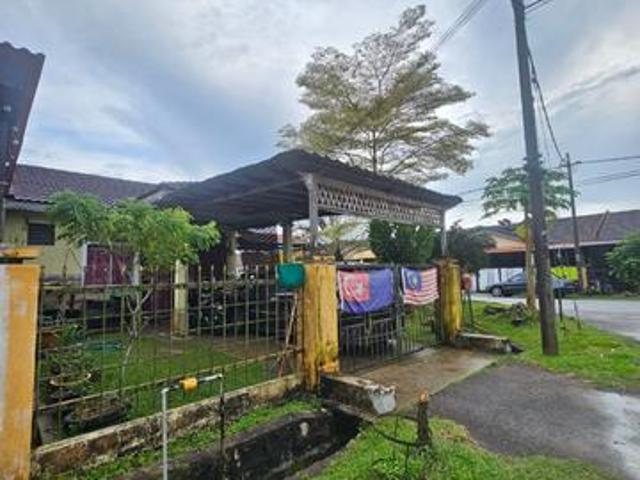 Bandar Tenggara single storey terrace corner lot bumiputera