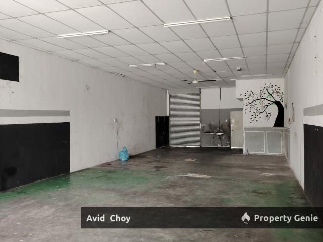 Bandar tenggera,kulai, single storey shop facing main road