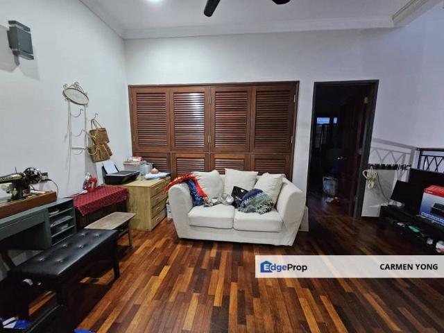 Bandar Utama 6, renovated fully extended 3 storey link for