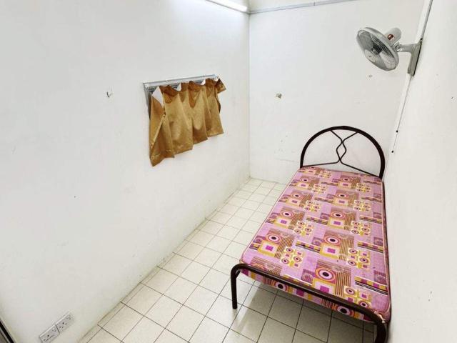 Bandar Utama Budget Room | Daily Convenience Nearby