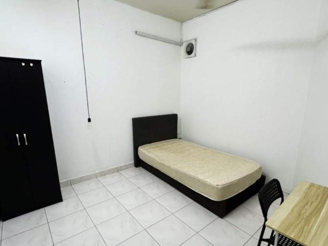 Bandar utama female unit