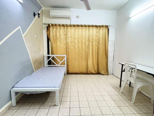 Bandar Utama Petaling JayaRoom With ❄️ Air Con️Fully Furnished Near To 1 Utama Shopping Centre & The Curve