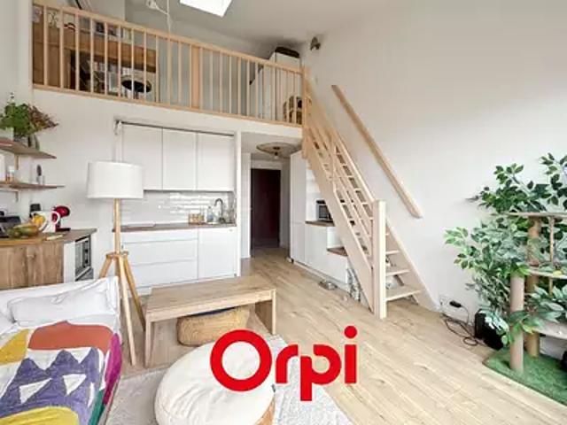 Bandol 83150 Achat / Vente appartement 2 pièces t2 au dernier étage terrasse