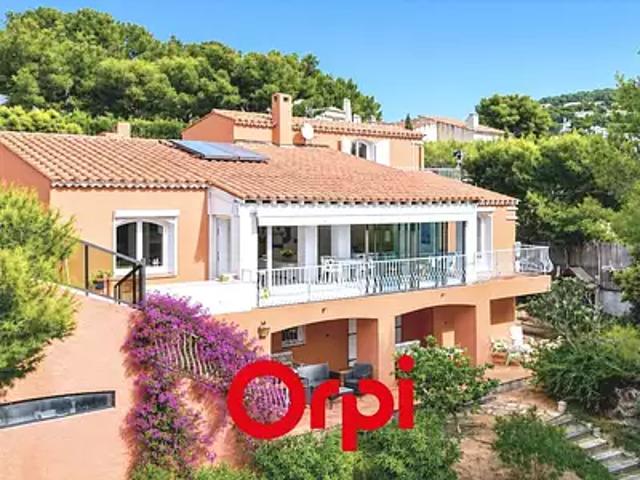 Bandol 83150 Achat / Vente maison 7 pièces t7 piscine jardin