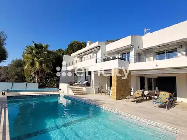 Bandol 83150 Achat / Vente maison 7 pièces t7 piscine terrasse