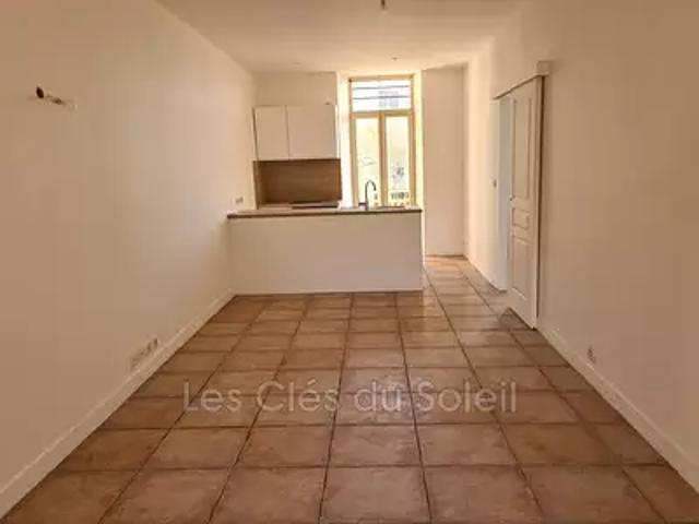 Bandol 83150 Location appartement 2 pièces t2 terrasse