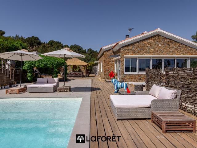 Bandol Magnifique villa de caractère avec piscine, cuisine. 140m² Bandol
