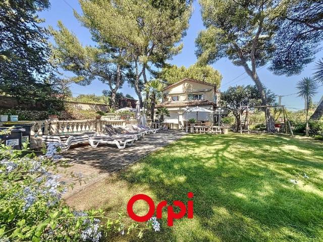 Bandol Maison À Vendre sur 1700m² de terrain Vue Mer