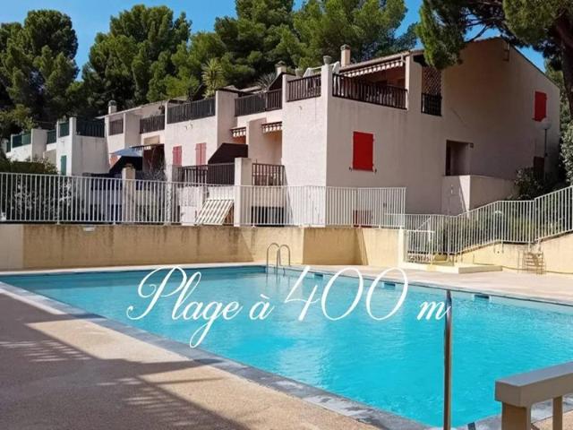 Bandol, studio en rez de jardin dans une résidence avec piscine, plage à pied