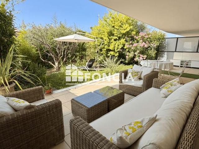 Bandol – Superbe T3 en rez de jardin dans une résidence de standing avec piscine