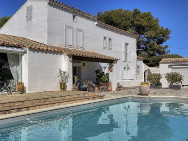 BANDOL PROPRIÉTÉ SUR LES HAUTEURS