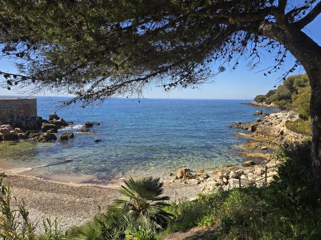 Bandol T1 Avec Mezzanine Avec Balcon Apercu Mer 30m² Bandol