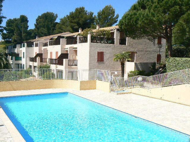 BANDOL type 2 dans résidence avec piscine