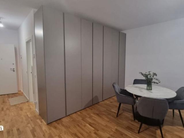 BANEASA JANDARMERIEI STEJARII THE IVY STUDIO MOBILAT