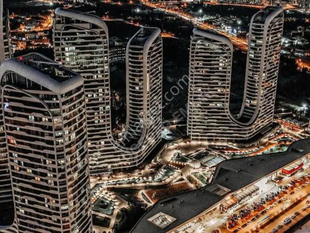 Banettin Suit Cadde'de Ticari İşletme Ruhsatlı Kiralık Dükkan