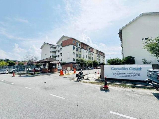 Bangi Putra Kajang Camellia court apartment