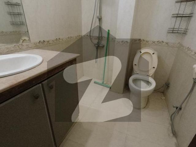 Banglow for sale, 240 yards, ideal location gulshan e iqbal block 3
