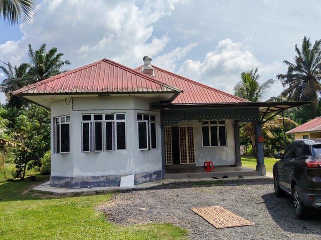 BANGLO 1 TINGKAT DI Kg Tersusun LAYANGLAYANG KULAI Untuk Di Jual