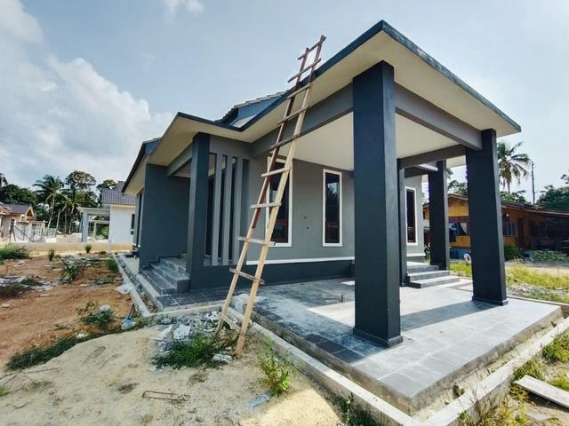 Banglo 1 Tingkat Tepi Jalan Padang Mokkan