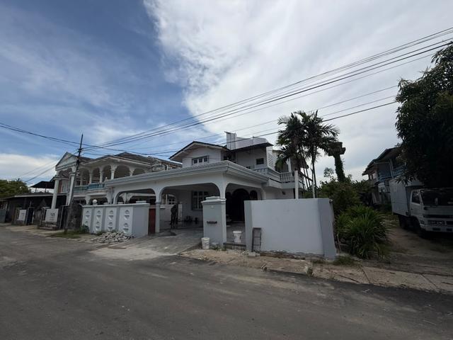 Banglo 4 bilik di Kota Bharu utk dijual