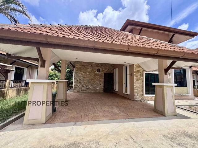 BANGLO 5BILIK FREE 5 AIRCOND OPEN FACING Gated Guarded