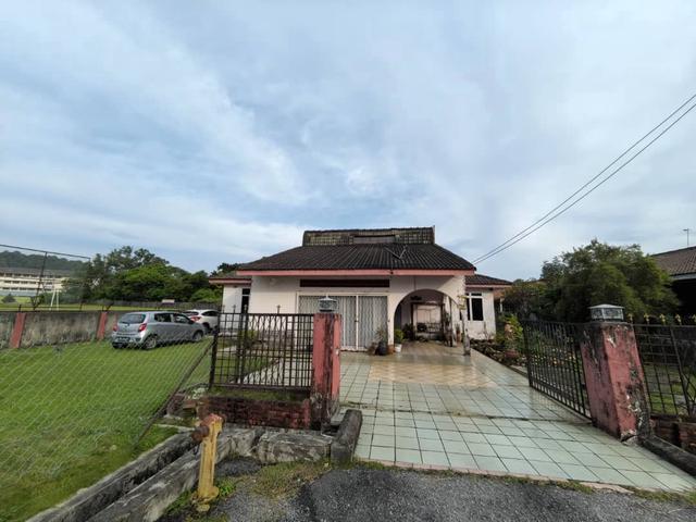 Banglo Alur Akar Kuantan