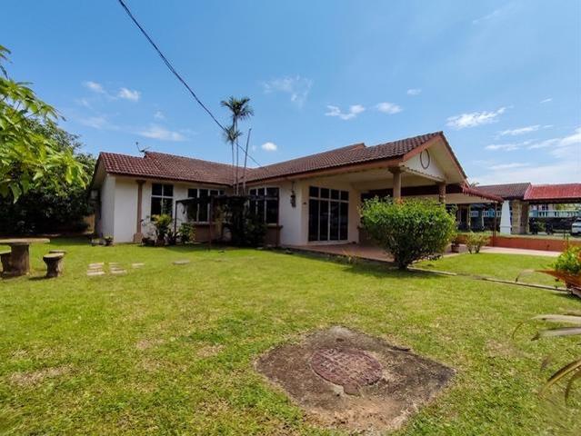 BANGLO DARULAMAN HEIGHT Corner Lot Kawasan Luas Utk DI JUAL