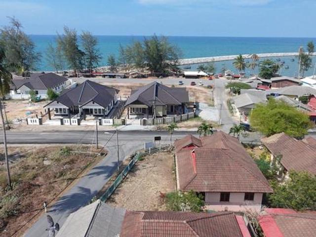 Banglo Depan Pantai Tok Jembal