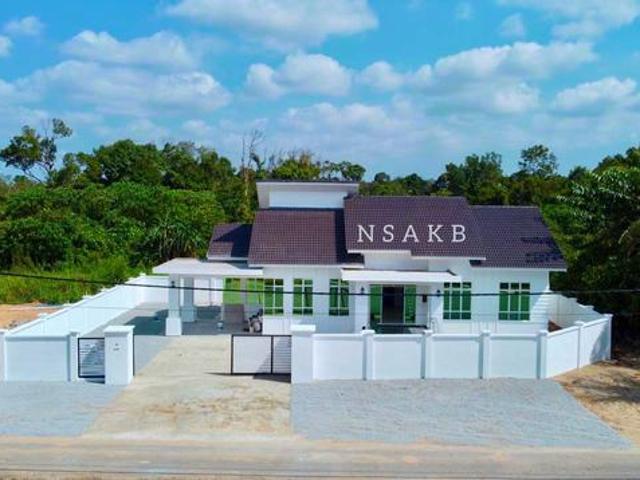 Banglo Elegant Tanah Luas di Pasir Tumboh