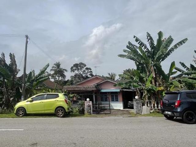 Banglo Kampung Bawah pasaran Lubuk redan