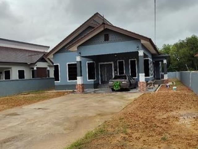 Banglo kampung nyior