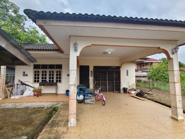 Banglo Harga Murah Sebelah Madrasah Batu 18 Ajil