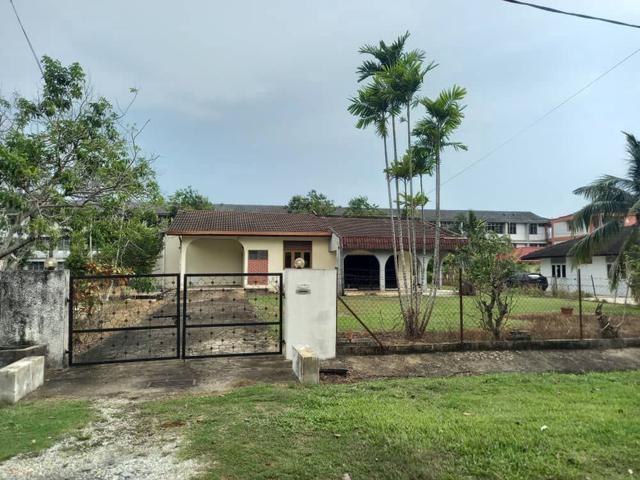 BANGLO LUASSESUAI BUAT HOMESTAY43 Jalan Sultanah Alor Setar