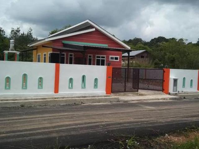 BANGLO LUASSFULLY RENOVATED Banglo Setingkat Pokok Sena