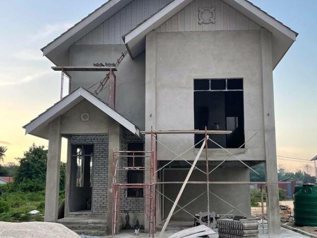 BANGLO MODEN SPLIT LEVEL PADANG POHON TANJUNG PASIR PEKAN