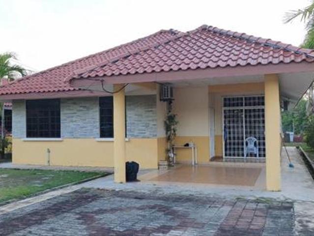 BANGLO SEtingakat Kuala Terengganu Golf Resort gatedguarded TOK Jembal