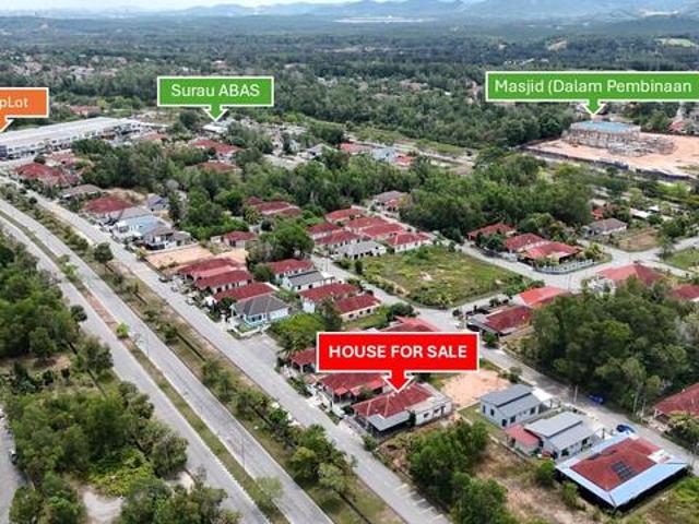 Banglo Setingkat Bandar Tasik Senangin FACING GREEN AREA