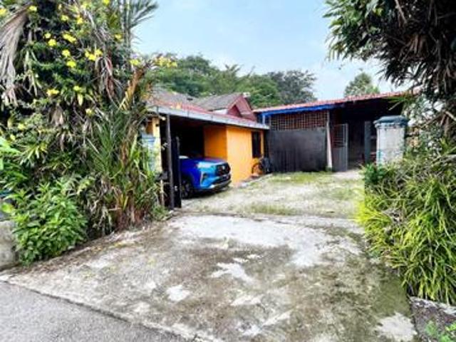 Banglo Setingkat Corner Taman Desa Molek