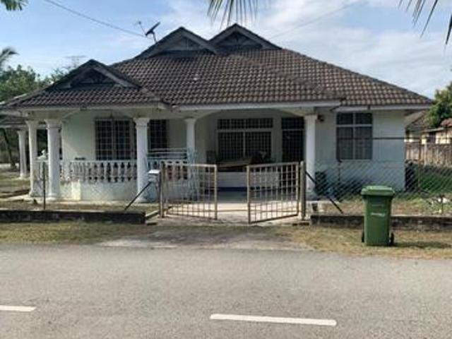 Banglo Setingkat Corner Lot Renovated di Sungai Isap DamaiKuantan
