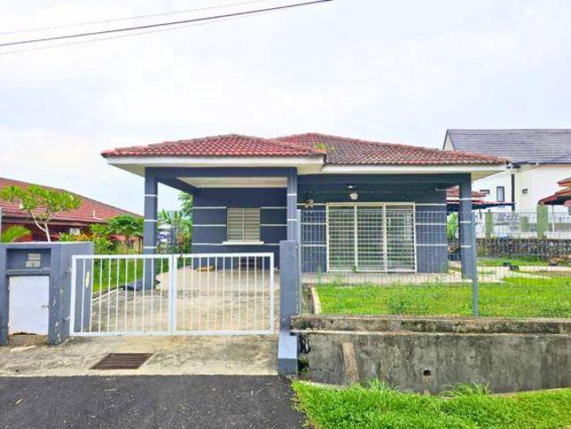 BANGLO SETINGKAT DENGAN TANAH LUAS Taman Kota Perdana Seri Kembangan
