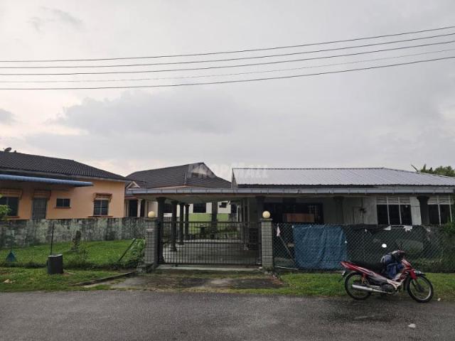 BANGLO SETINGKAT DI TAMAN LONG JAAFAR UNTUK DISEWA