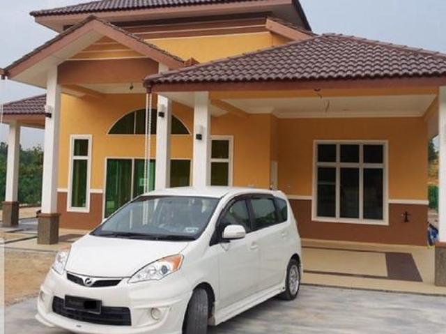 Banglo Setingkat Kampung Sri Parit Lukut