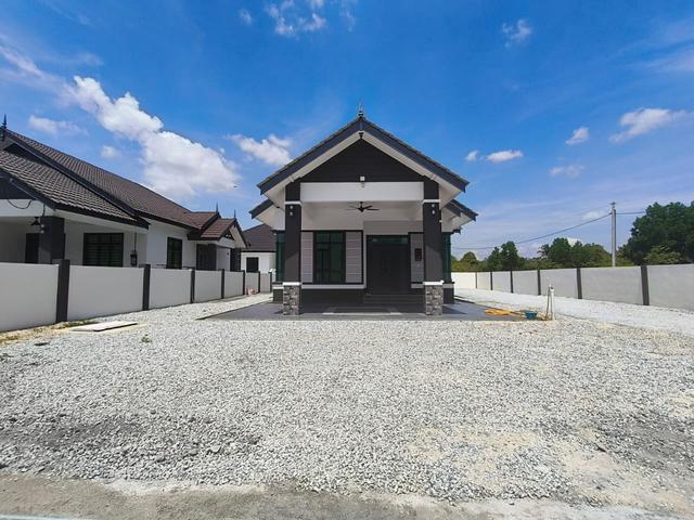 Banglo setingkat kg banggol kapas serada